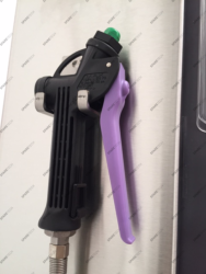 PARFUMEUR AUTO                                                    